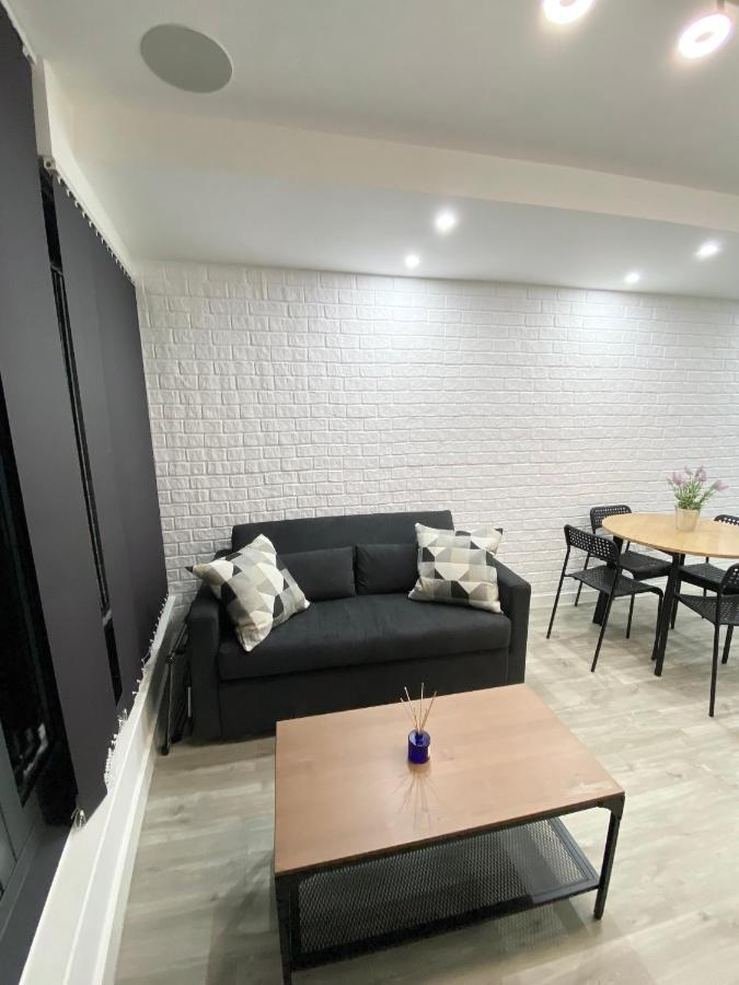 The Works - Private One Bedroom Apartment Manchester Exterior foto
